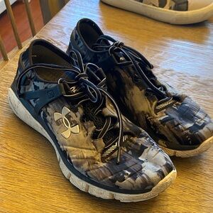 Under Armour Men's Black and White Athletic Shoes